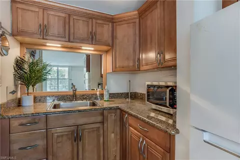2555 9th St N #208, Naples, FL 34103 photo 2