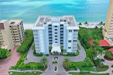9811 Gulf Shore Dr #301, Naples, FL 34108