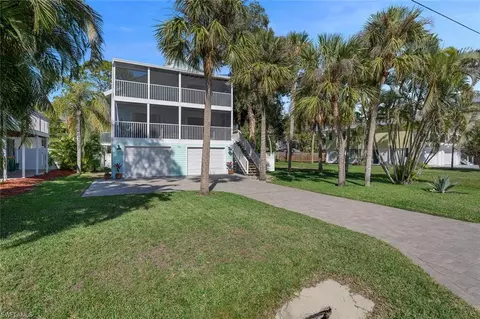 751 Glendale Ave, Naples, FL 34110