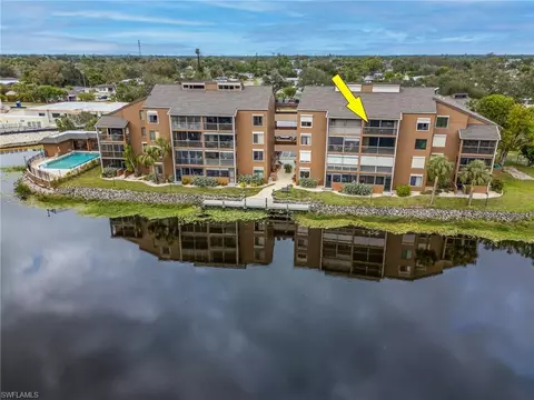 2067 W Lakeview Blvd #D10, North Fort Myers, FL 33903