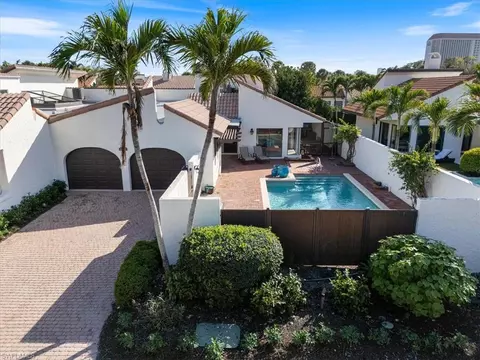 549 Tierra Mar Ln W #37, Naples, FL 34108