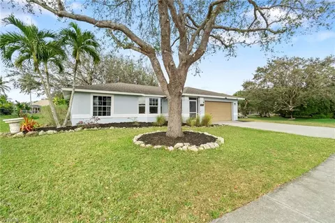 935 Summerfield Dr, Naples, FL 34120
