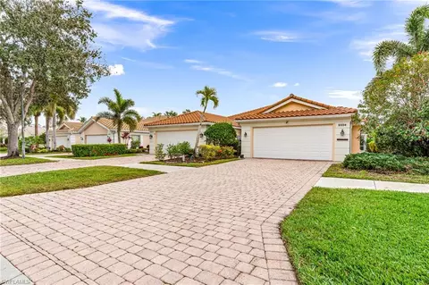 5508 Islandwalk Cir, Naples, FL 34119