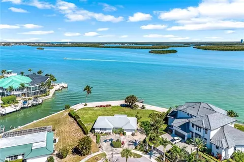 980 Iris Ct, Marco Island, FL 34145