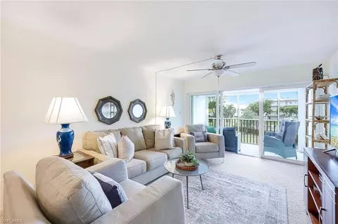 1624 Pine Valley Dr #205, Fort Myers, FL 33907