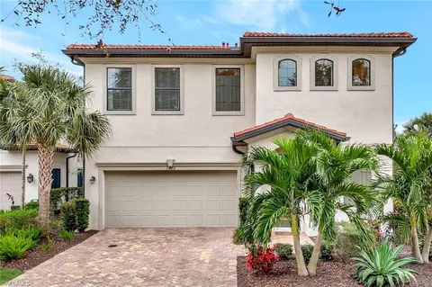 1326 Oceania Dr N, Naples, FL 34113