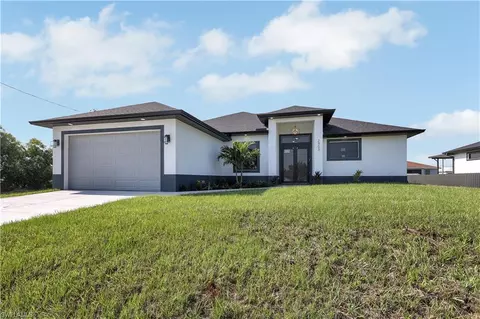 2903 22nd St SW, Lehigh Acres, FL 33976
