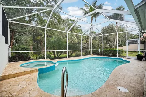 3660 Periwinkle Way #1-20, Naples, FL 34114