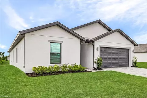 835 Gen D Macarthur Ave, Labelle, FL 33935