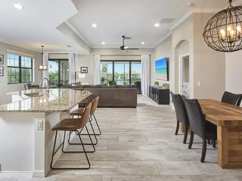 2141 Frangipani Cir #4-201, Naples, FL 34120