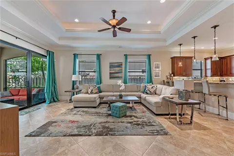 582 110th Ave N, Naples, FL 34108