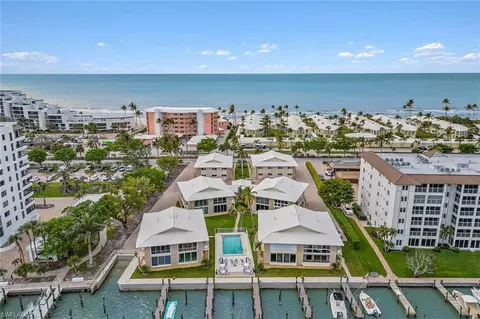 2500 Gulf Shore Blvd N #N9, Naples, FL 34103