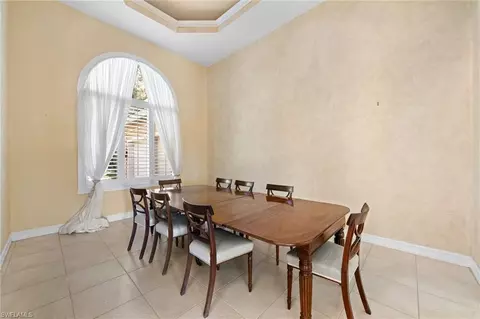 897 Barcarmil Way, Naples, FL 34110 photo 16
