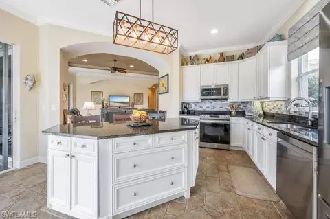 Kitchen - 328 Steerforth Ct, Naples, FL 34110 photo 3 of 4