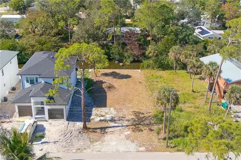 3370 Canal St, Naples, FL 34112
