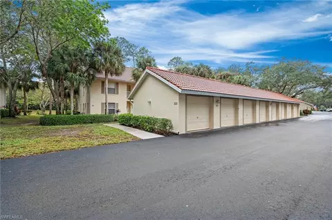 225 Robin Hood Cir #103, Naples, FL 34104