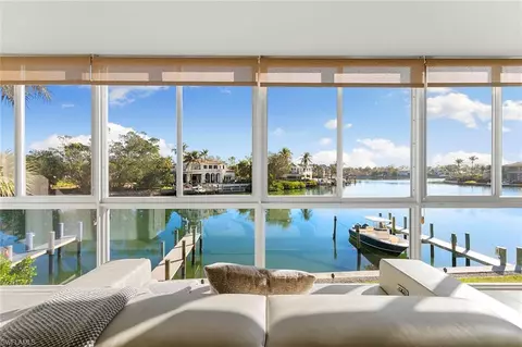 1910 Gulf Shore Blvd N #212, Naples, FL 34102