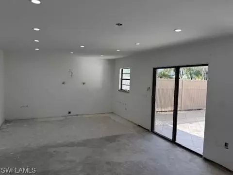 101 Lake Point Ln #5D, Naples, FL 34112