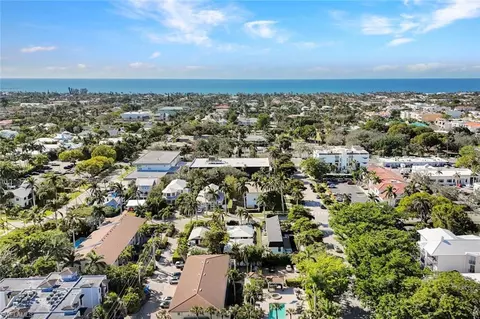 950 7th Ave S #22, Naples, FL 34102