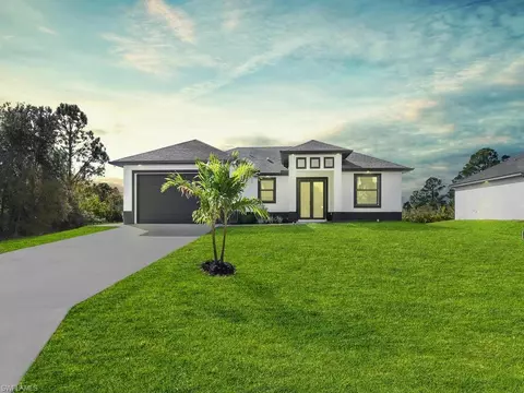 3103 46th St W, Lehigh Acres, FL 33971