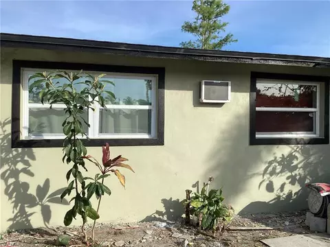 5314 Gilchrist St, Naples, FL 34113
