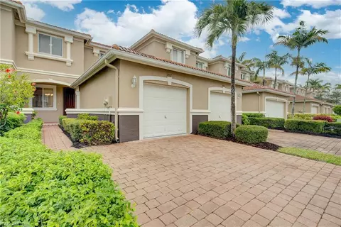 9807 Roundstone Cir, Fort Myers, FL 33967