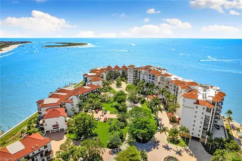 502 La Peninsula Blvd #502, Naples, FL 34113