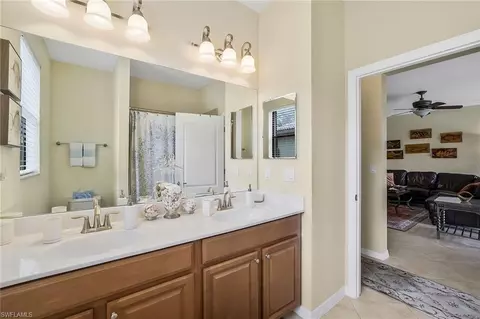 Bath - 3824 Ruby Way, Naples, FL 34114 photo 4 of 5