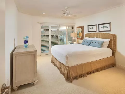 587 Bay Villas Ln #87, Naples, FL 34108