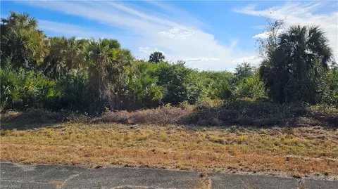 811 Opal Ct, Labelle, FL 33935