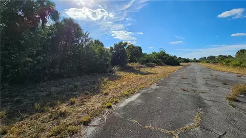 811 Opal Ct, Labelle, FL 33935 photo 9