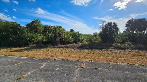 811 Opal Ct, Labelle, FL 33935 photo 2