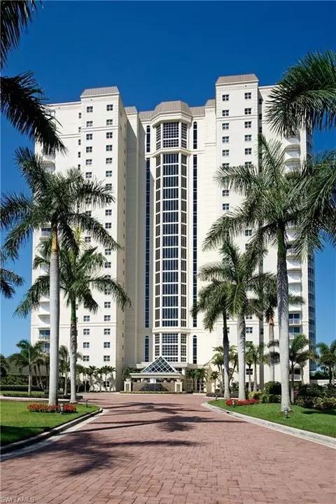 8111 Bay Colony Dr #103, Naples, FL 34108