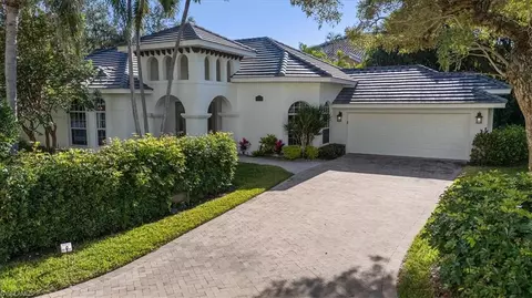 720 Bentwater Cir, Naples, FL 34108