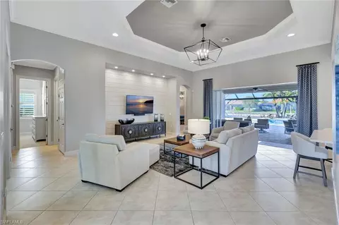9091 Graphite Cir, Naples, FL 34120