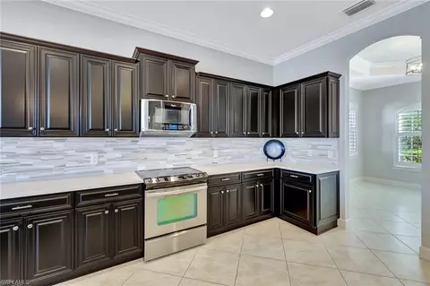 Kitchen - 9091 Graphite Cir, Naples, FL 34120 photo 4 of 5