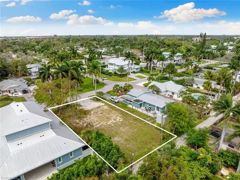 1084 Broad Ave N, Naples, FL 34102 photo 11