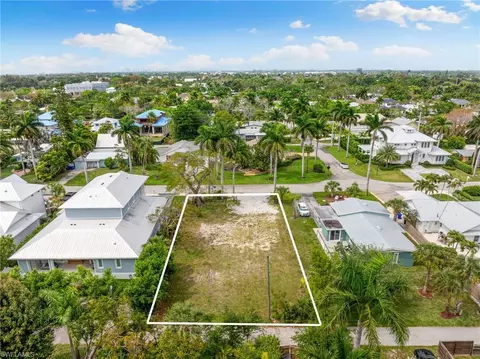 1084 Broad Ave N, Naples, FL 34102 photo 10