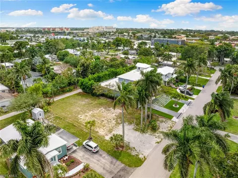 1084 Broad Ave N, Naples, FL 34102 photo 7
