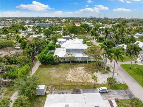 1084 Broad Ave N, Naples, FL 34102 photo 8