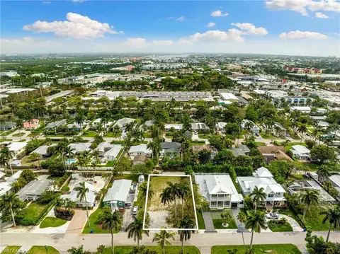 1084 Broad Ave N, Naples, FL 34102 photo 16