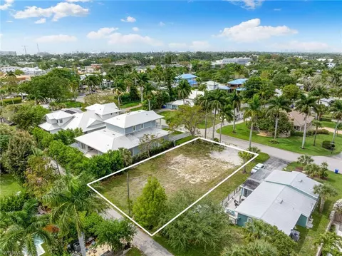 1084 Broad Ave N, Naples, FL 34102 photo 9