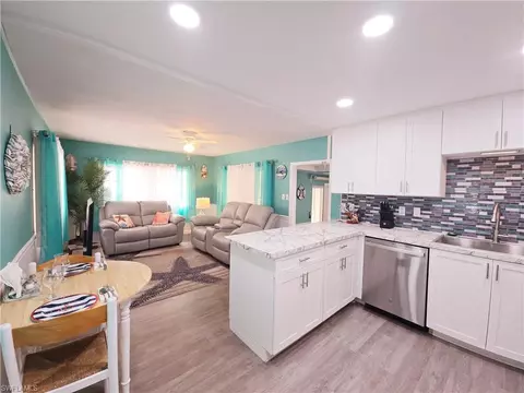 19 Moorhead Mnr, Naples, FL 34112