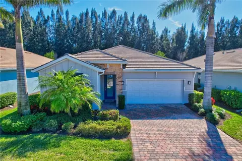 14527 Topsail Dr, Naples, FL 34114