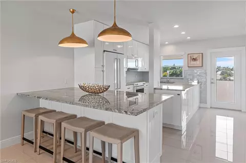 674 Broad Ave S #J674, Naples, FL 34102
