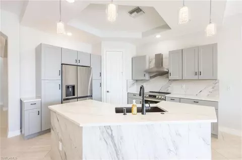 1419 Serrano Cir, Naples, FL 34105 photo 4