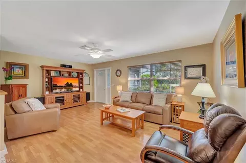 715 96th Ave N, Naples, FL 34108