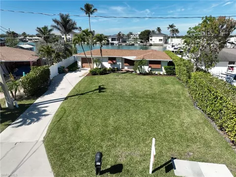 Exterior - 138 Capri Blvd, Naples, FL 34113 photo 10 of 11