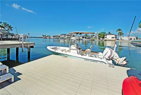 Exterior - 138 Capri Blvd, Naples, FL 34113 photo 8 of 11