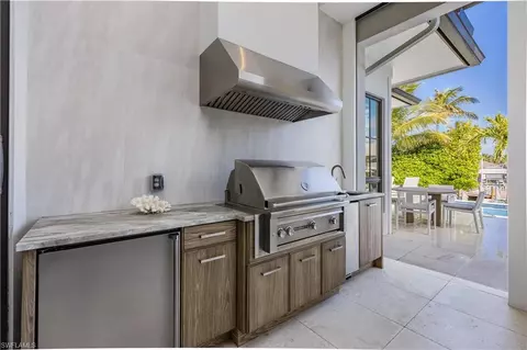 Kitchen - 1493 Pelican Ave, Naples, FL 34102 photo 4 of 4